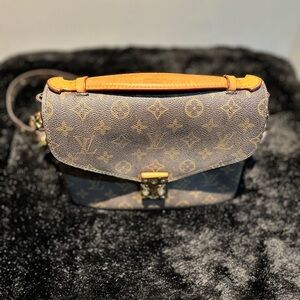 Authentic LV crossover/purse
